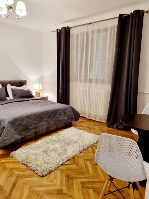 Cozy Apartment Near City Center Bucureşti Ngoại thất bức ảnh