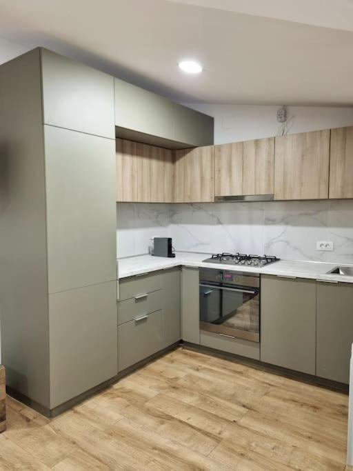 Cozy Apartment Near City Center Bucureşti Ngoại thất bức ảnh