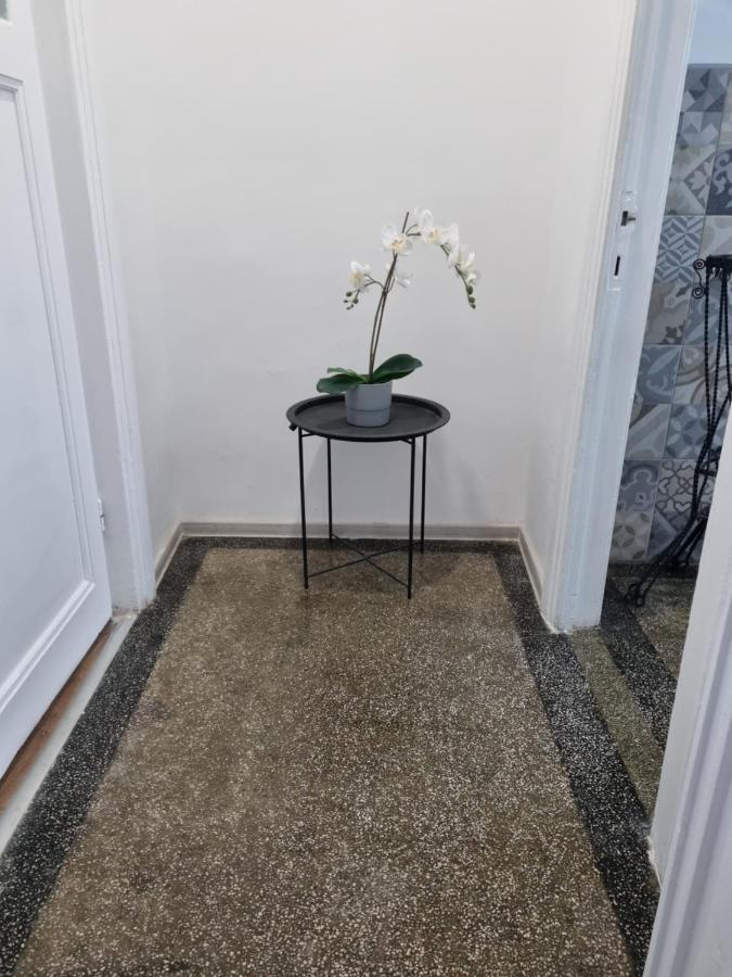Cozy Apartment Near City Center Bucureşti Ngoại thất bức ảnh